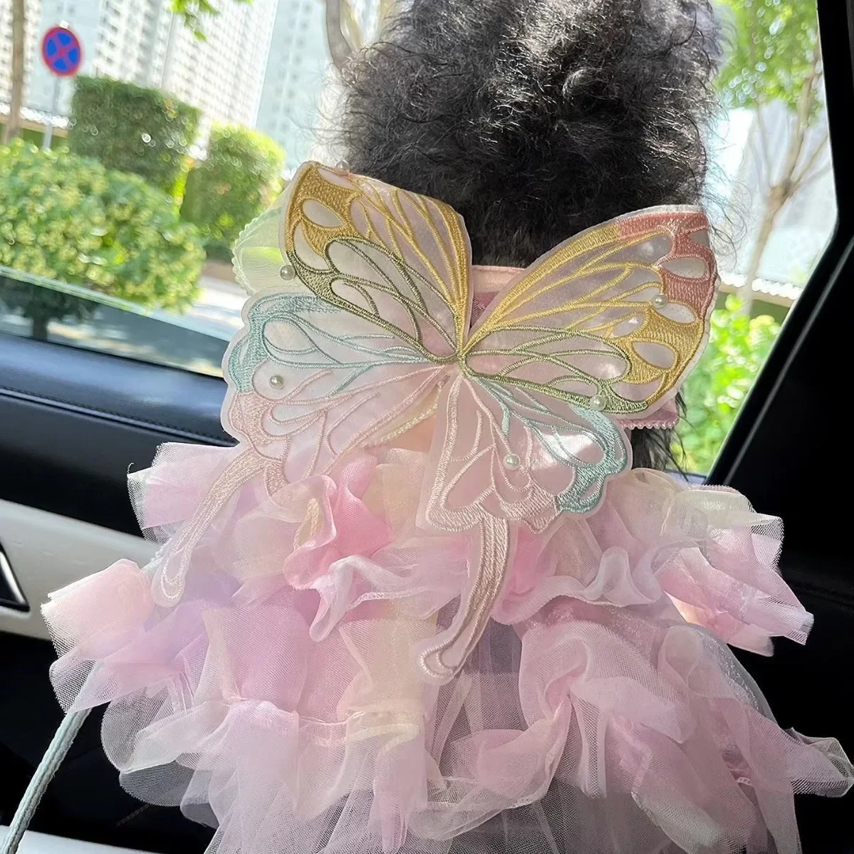🧁 Petal Princess Wings – Vestido Fantasía para Perritas Chispeantes & Mágicas UwU - Image 3